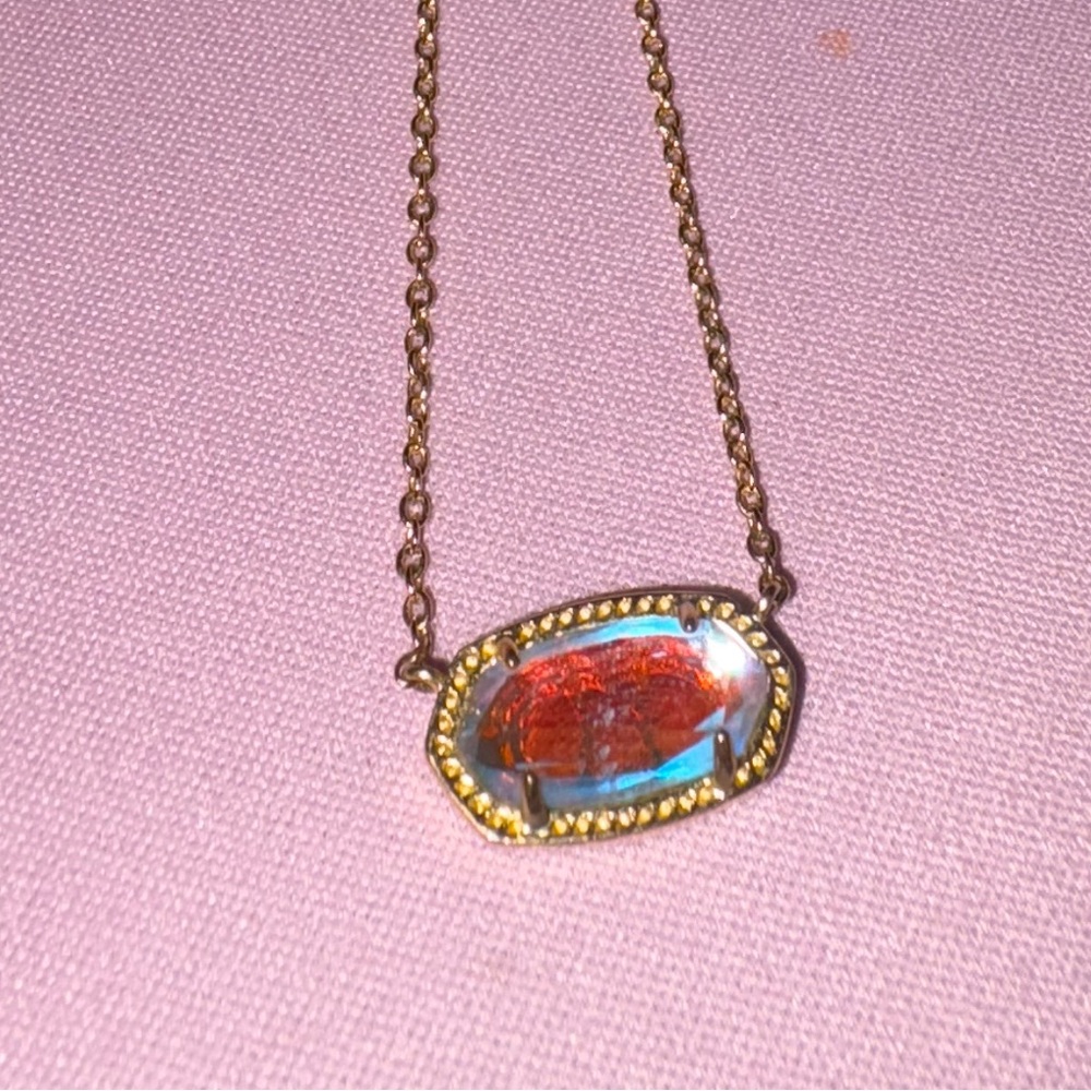 Kendra Scott Elegant Gold Necklace with Clear Gemstone‎